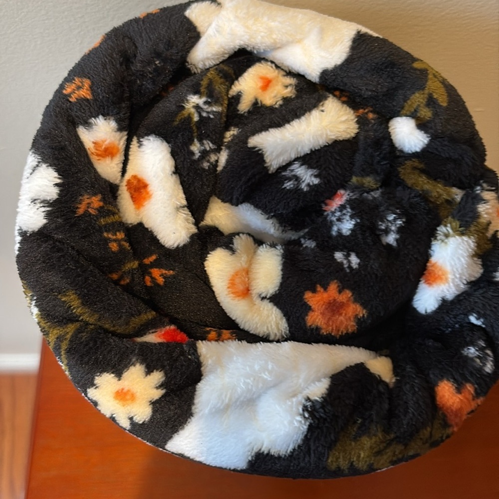 Halloween Ghost Oversized Plush Throw - Picture 7 of 10